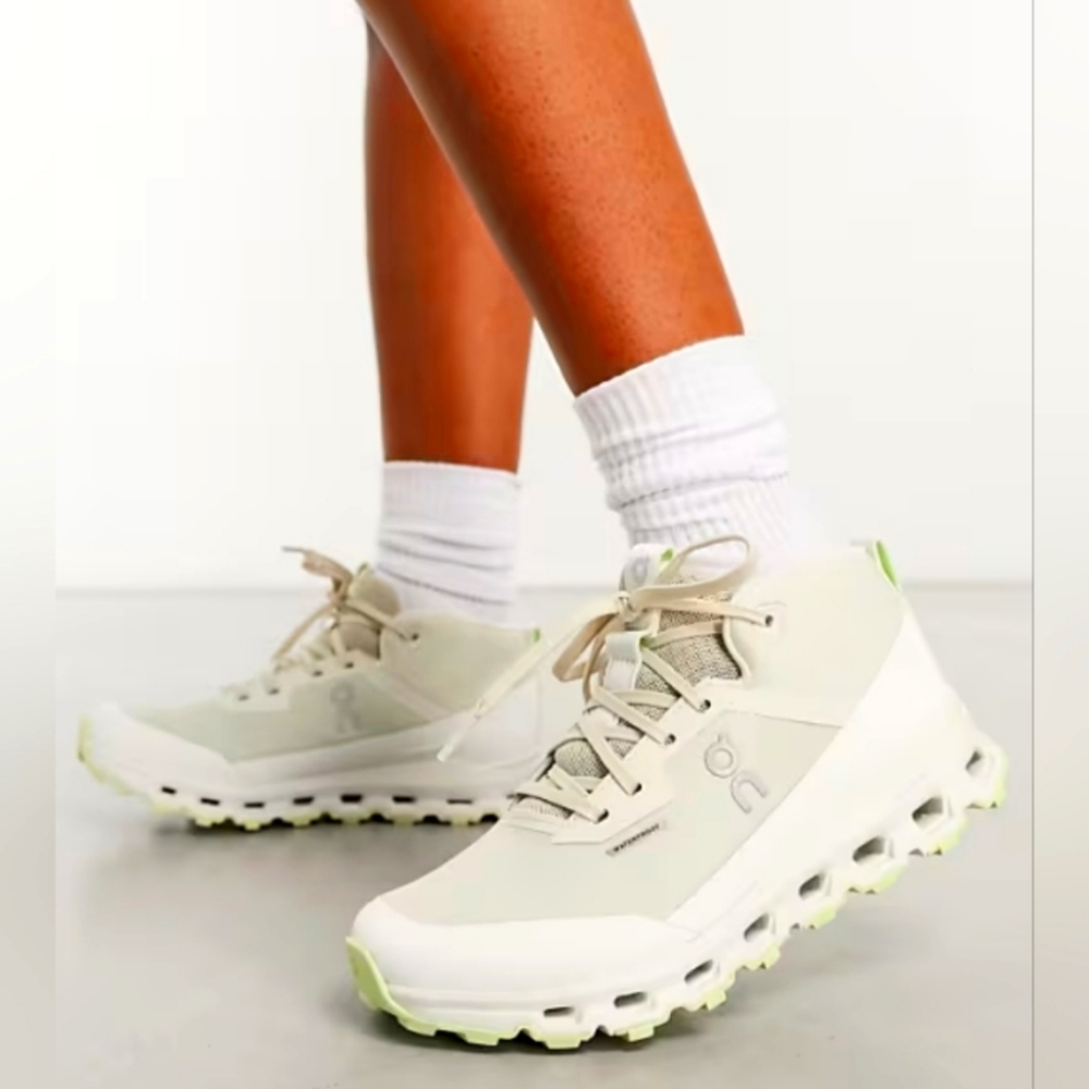 SIZE 9 WOMEN'S ONCLOUDROAM WATERPROOF IN ICE/LIMELIGHT HIGH & MIDTOP SNEAKERS